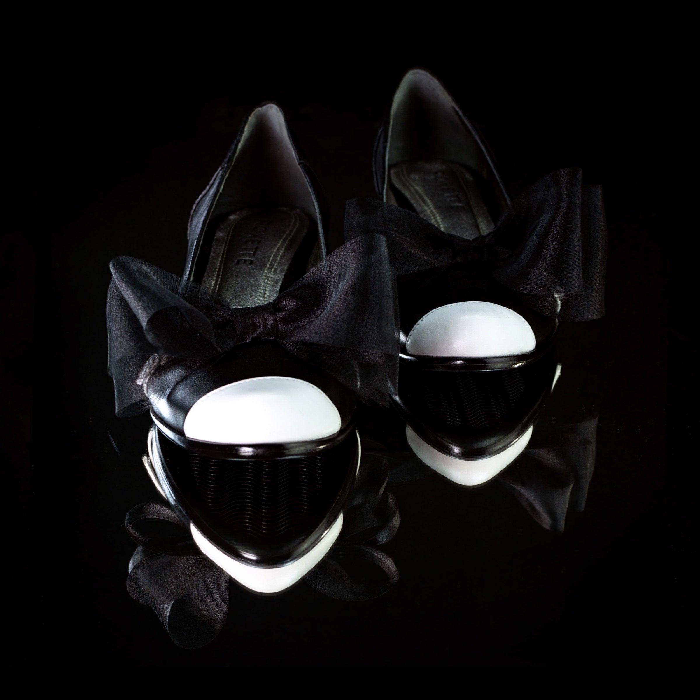 Dua - E a kitten heel de alma romântica e presença eterna.
