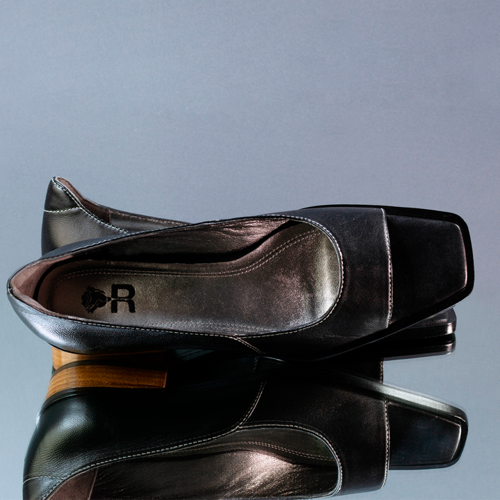 Di Carol Pelica Preta